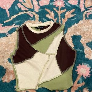Contrast green brown and crème color crop top
